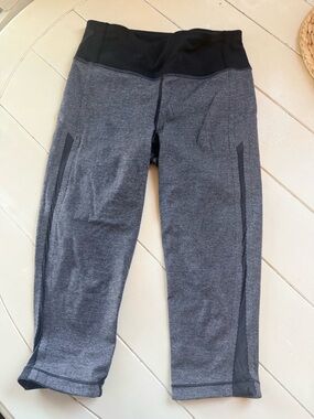 High-Waist Performance Capri - Charcoal Heather